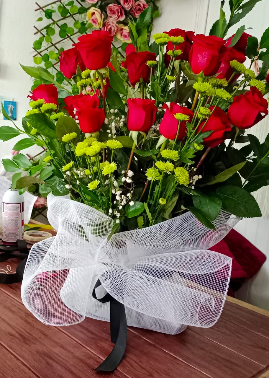 ARREGLO FUNEBRE ROSAS