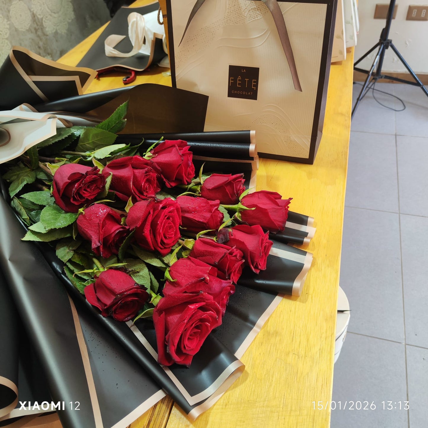ramo de 12 rosas rojas