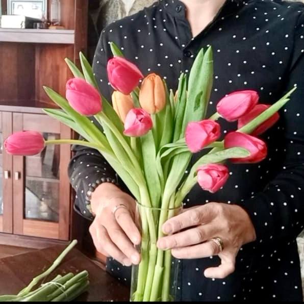 Box Premium Tulipanes / Florero