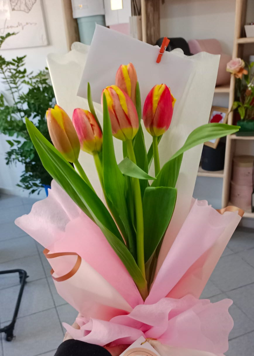 Ramo 7 Tulipanes